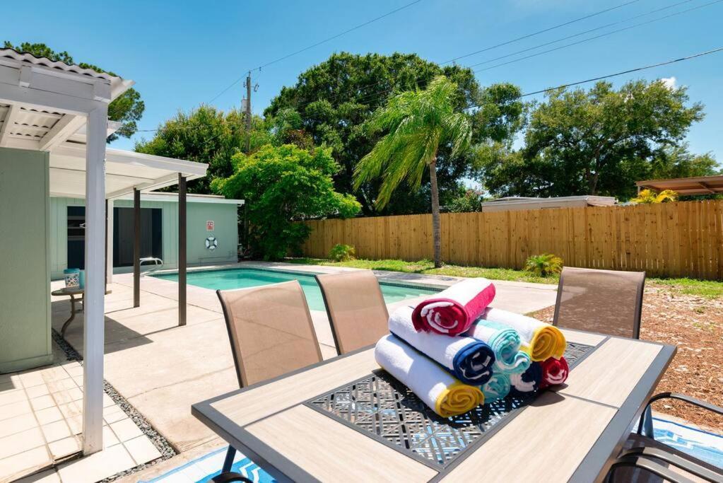 Relaxing Pool Home For Family Getaway Close To Tampa Zoo, Busch Gardens, Restaurants And Shopping! Bagian luar foto