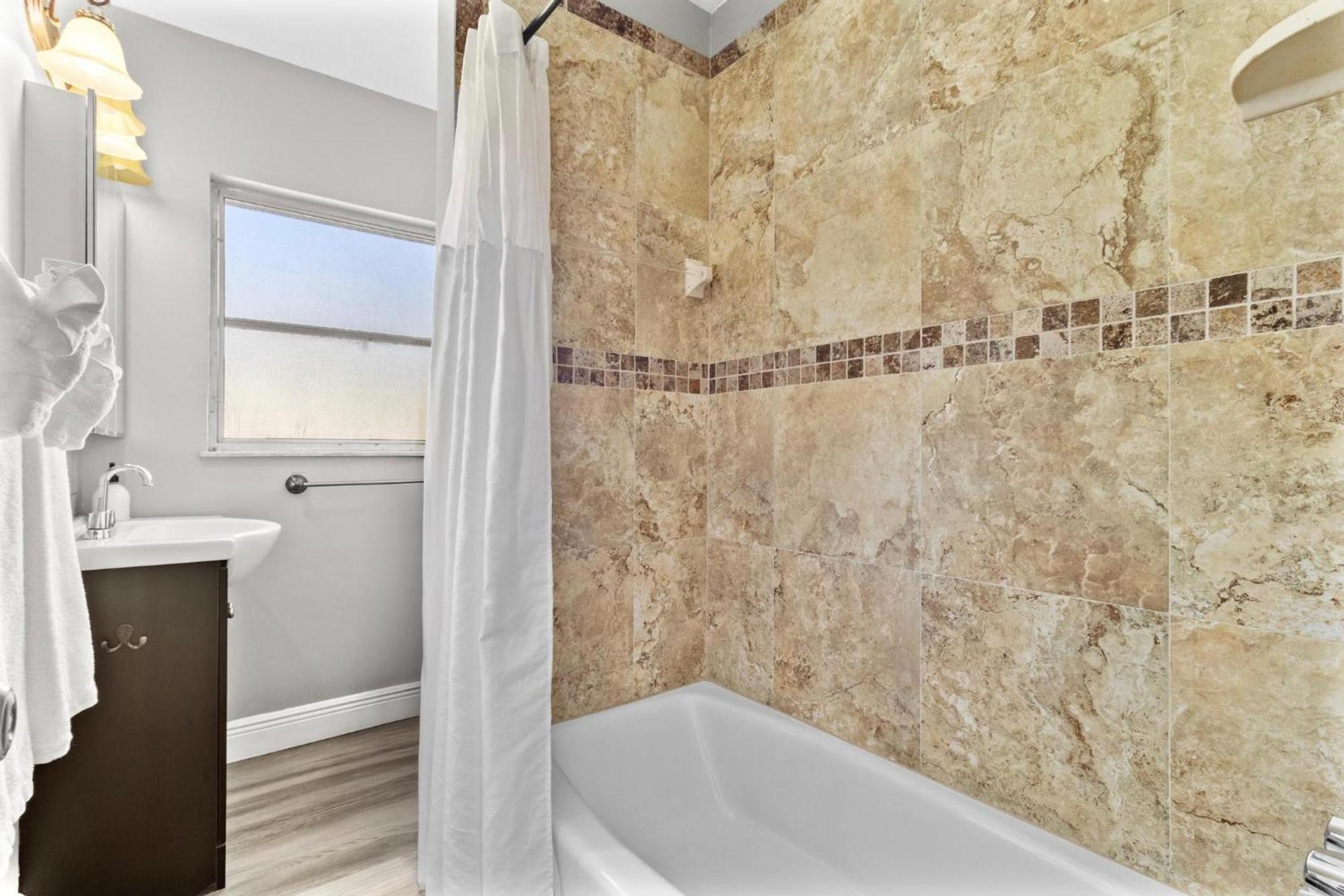 Relaxing Pool Home For Family Getaway Close To Tampa Zoo, Busch Gardens, Restaurants And Shopping! Bagian luar foto