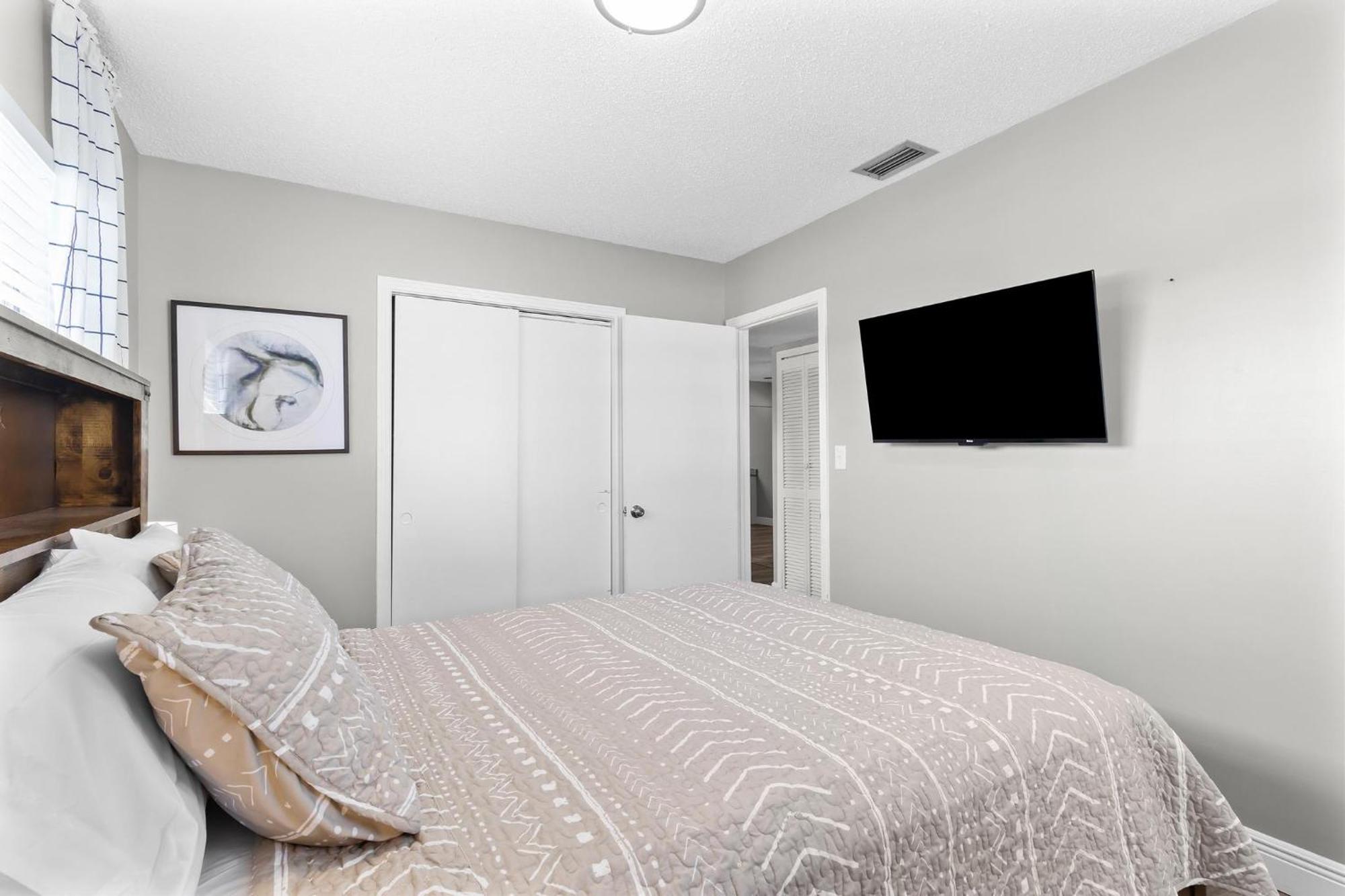 Relaxing Pool Home For Family Getaway Close To Tampa Zoo, Busch Gardens, Restaurants And Shopping! Bagian luar foto