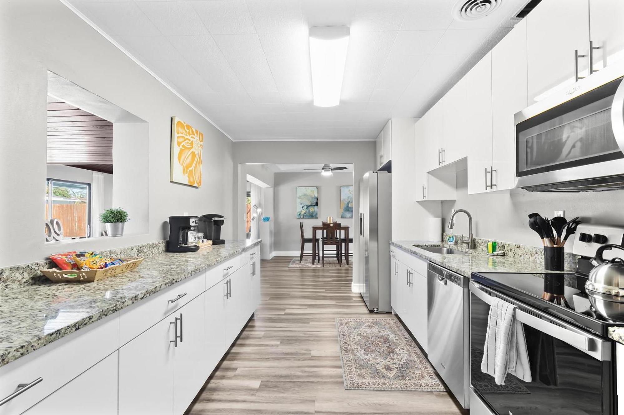 Relaxing Pool Home For Family Getaway Close To Tampa Zoo, Busch Gardens, Restaurants And Shopping! Bagian luar foto